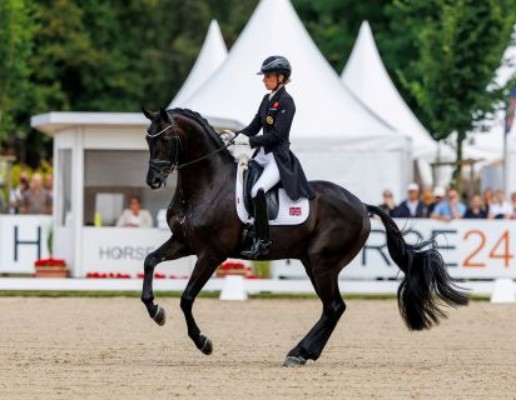 The winner, Secret Agent, and Charlotte Dujardin. (Photo: Lafrentz)